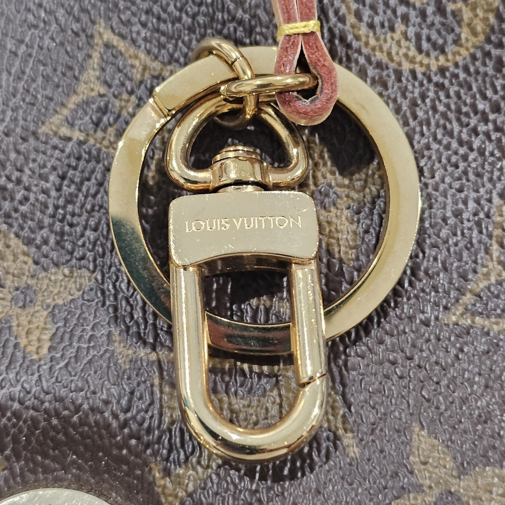 Louis Vuitton Artsy MM Monogram Hobo Bag, Read Description - Picture 13 of 16